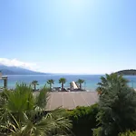 度假居 Luxury Beachfront 沃洛斯