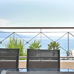 Luxury Beachfront 度假居
