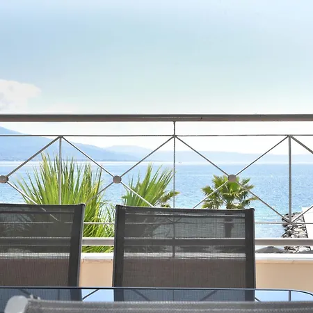 Luxury Beachfront Feriehus